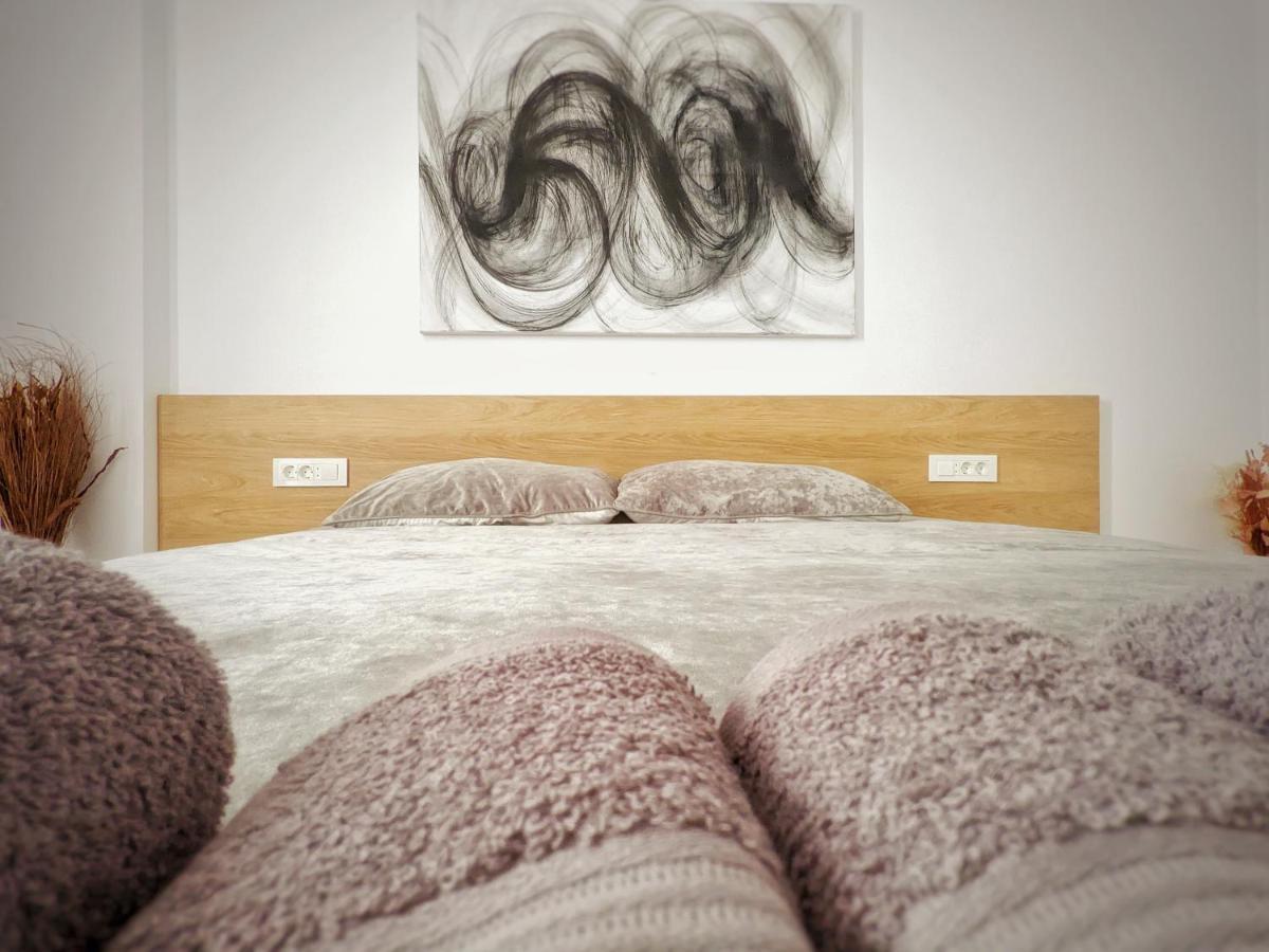 Cluj Airport Apartment Екстер'єр фото