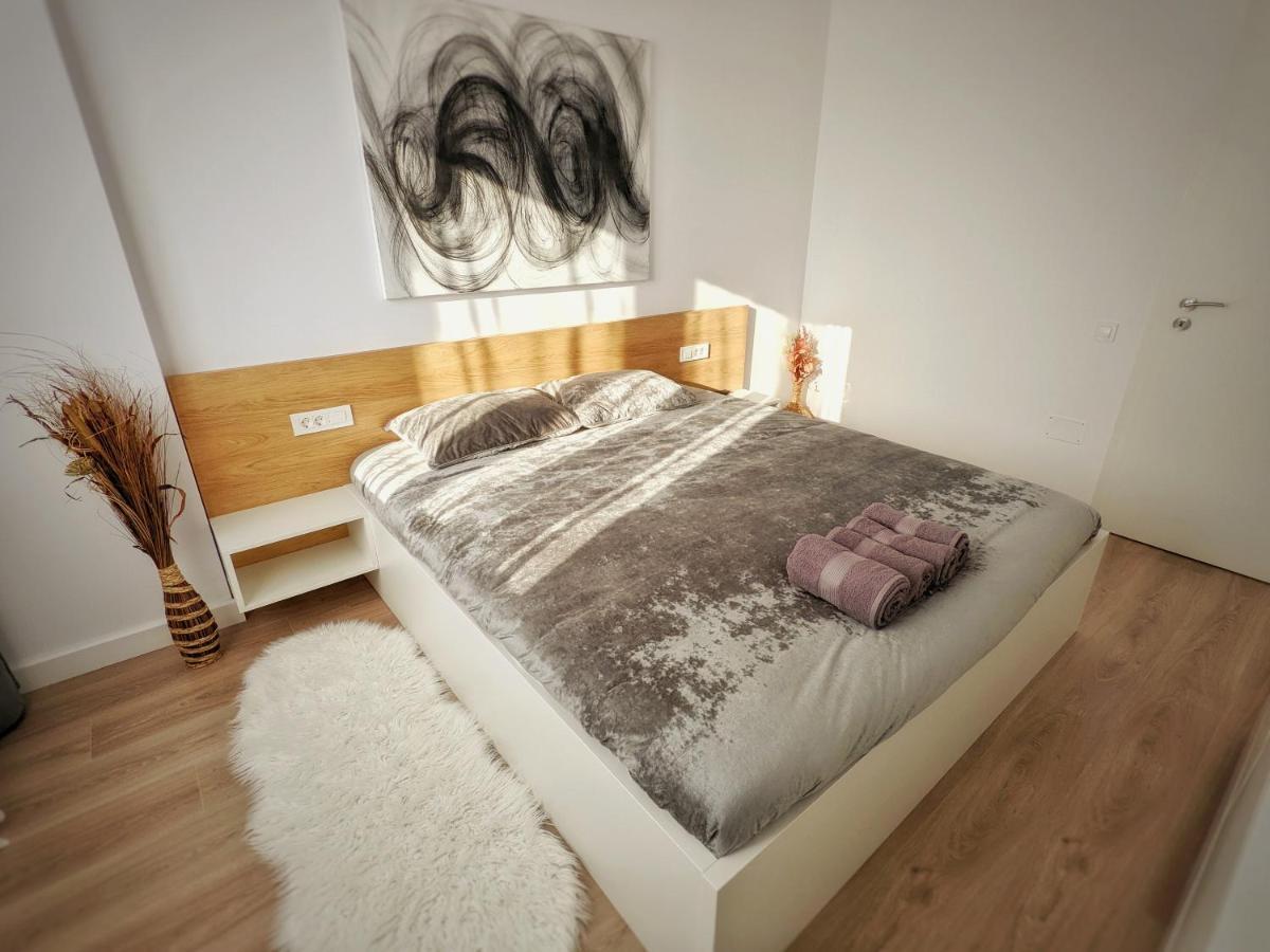 Cluj Airport Apartment Екстер'єр фото