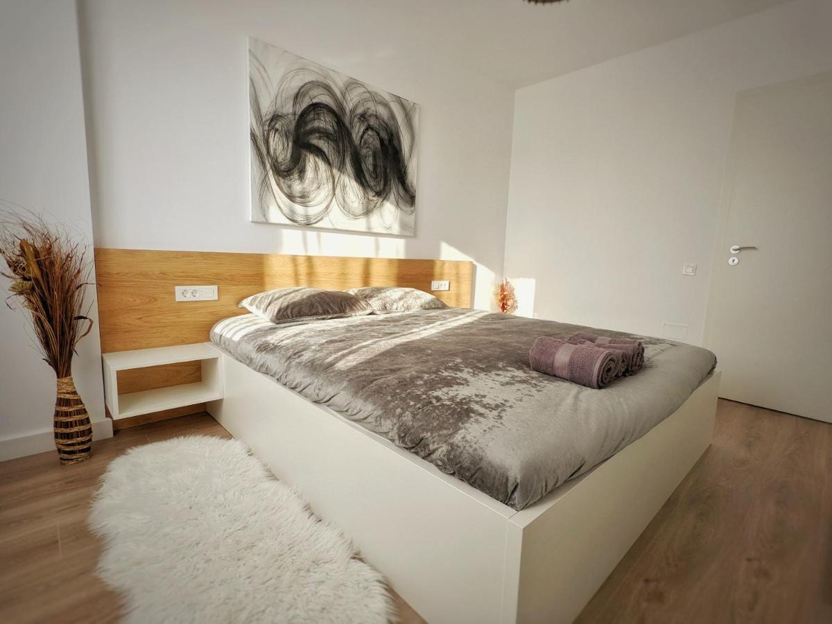 Cluj Airport Apartment Екстер'єр фото